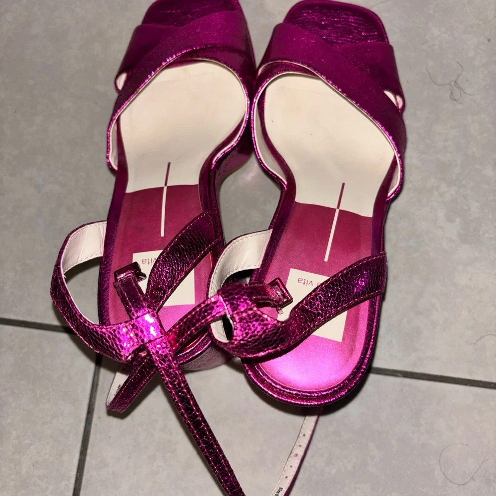 Dolce Vita Metallic Fuchsia Crisscross Slingback Heels - Picture 4 of 7